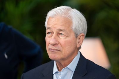 Jamie Dimon tells Gen Z to 'learn how to think, learn how to earn respect' as he describes 'great meeting' with Zohran Mamdani