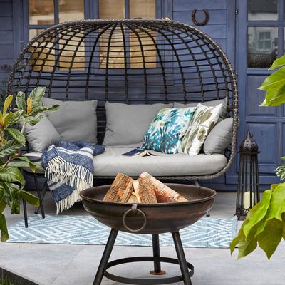 Where to buy the most stylish outdoor floor lamps – these are the 7 brands and retailers I’m recommending to everybody right now