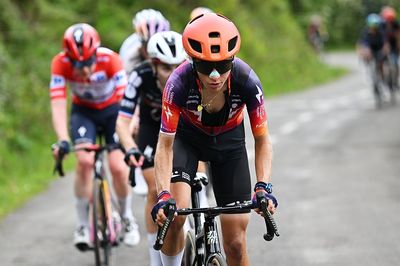 Multiple facial fractures and broken shoulder for Angliru stage winner Petra Stiasny after training crash