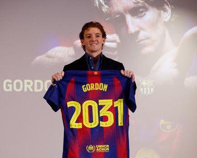 Anthony Gordon shows ‘fire in belly’ and Spanish skills after joining Barcelona