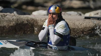 Jessica Fox grabs silver medal in World Cup return