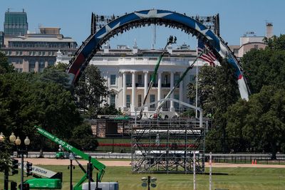 Pentagon wants troops to attend Trump’s White House cage fight - but only fit ones