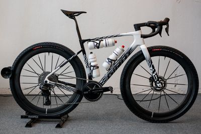 Prototype Giant and Liv gravel race bikes spotted ahead of Unbound Gravel