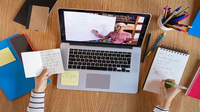 I asked ChatGPT how to feel more organized, and this one tip changed my entire routine