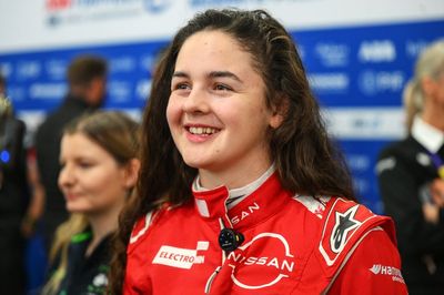 2024 F1 Academy champion Abbi Pulling makes history with first GB3 Championship race win