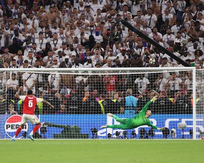 Paris Saint-Germain retain Champions League as Arsenal dream dashed in shootout