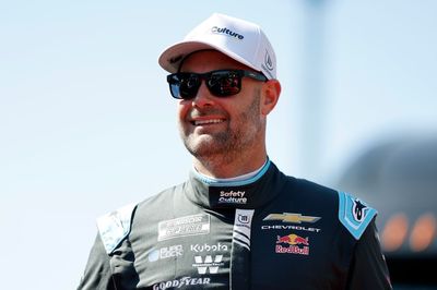 Shane van Gisbergen's coming around on ovals