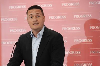 Streeting attacks both Starmer and Blair – and lays out key policies