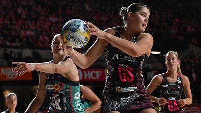 Thunderbirds crush Vixens in Super Netball statement