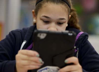 Stop blaming immigration for low U.S. reading scores, top psychologist says. The problem is actually devices giving easy access to social media