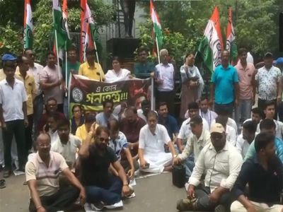 West Bengal: TMC workers hold protest over attack on Abhishek Banerjee