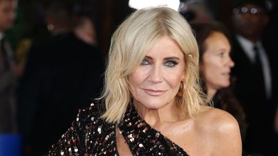 Michelle Collins gives wide-leg jeans a summer-ready spin with this trending jacket. It's the perfect outfit formula for breezy, sunny days