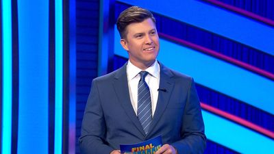 Colin Jost Says Most Famous Celeb In His Phone Is Scarlett Johansson, But I'm Shook He Accidentally Misdials One Other Star 'A Lot'