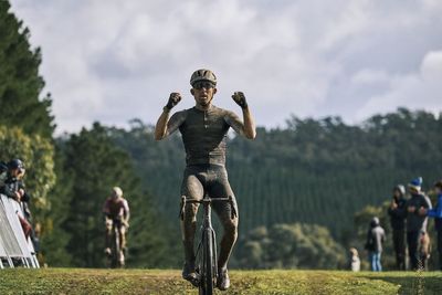 Cameron Scott jumps up a step in 2026 to clinch Australian men's gravel title