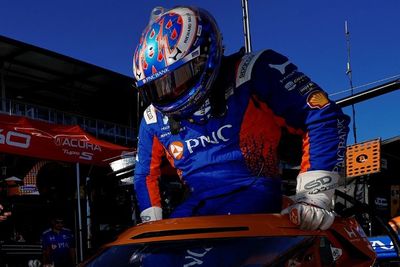 Scott Dixon suffers “another joyous hybrid failure” in Detroit