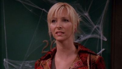 Lisa Kudrow’s Often Called ‘The Sixth Friend,’ But I Appreciate Her Take On Being Seen As The Show’s Least Popular Cast Member