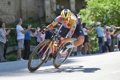 'This role doesn't belong to me anymore'–Barbara Guarischi steps into unfamiliar sprinting role at Giro d’Italia Women following Lorena Wiebes's disqualification