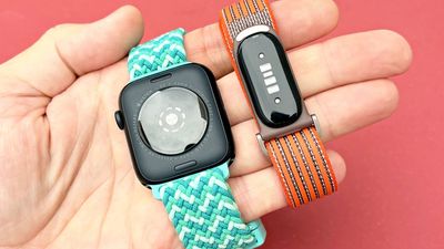 I walked 4,500 steps with the Fitbit Air vs Apple Watch SE 3 — and I'm surprised by the winner