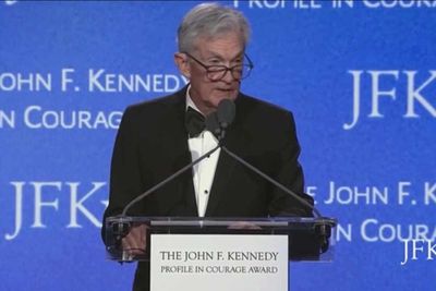 Fed Governor Powell calls for the defense of democratic institutions