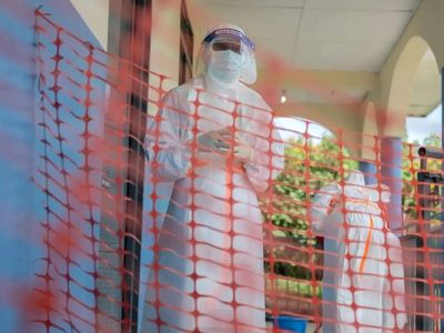 Countries tighten travel rules as Ebola risk rises