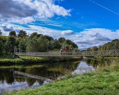Water-related deaths in UK heatwave hit 15 after girl dies in North Yorkshire