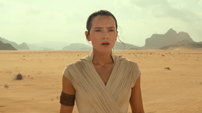 Daisy Ridley Reading Lena Dunham’s Book Is the Most Delicious Kind of Chaos For a Friday