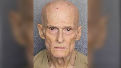 Florida neighborhood calls police on a 79-year-old for public indecency. Then he told the responding officer to ‘jump rope for me, baby doll’