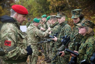 UK Labour Govt Tells Jobless Youth to Consider the Army as Worklessness Hits Record High