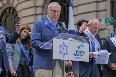 Democrats split on Israel parade as Mamdani keeps promise to skip event