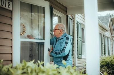 9 Times It’s Smarter Not to Answer Your Front Door
