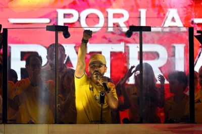 Pro-Trump lawyer, leftist senator launch Colombia runoff campaigns