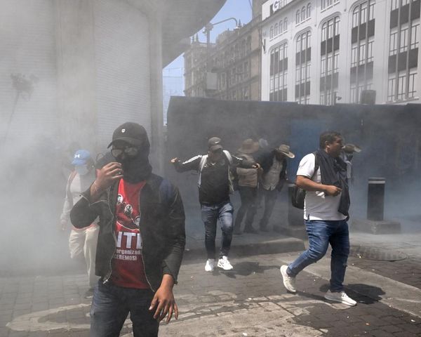 Mexico City police teargas teachers’ protest 10 days before World Cup