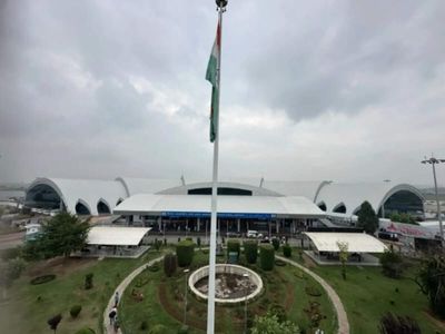 Srinagar Airport announces partial runway closures for maintenance starting July 2026; total runway shutdown from October 1
