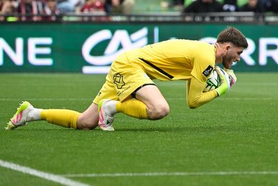 Chelsea make new goalkeeper transfer decision as Robert Sanchez rival prepares to arrive