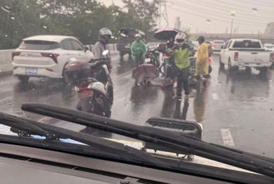 Lightning strikes motorcyclist on Bangkok flyover