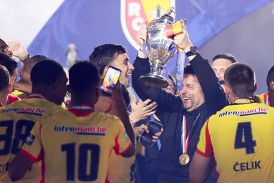 Crystal Palace switch focus from Iraola and Lampard to Lens manager Pierre Sage