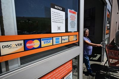 1 in 5 Americans wait until reaching a breaking point to get help with credit card debt