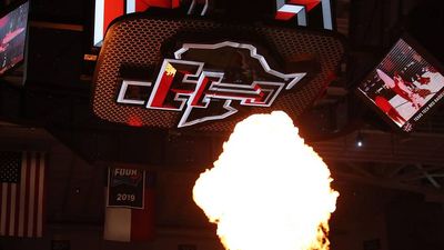 Pat Forde: It’s Texas Tech vs. Everybody—Just How the Red Raiders Like It