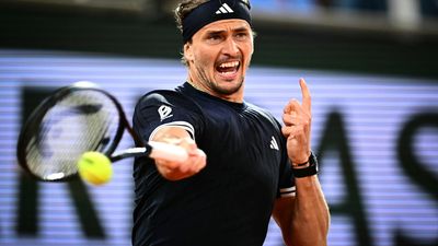 Zverev reaches French Open semi-finals as Mensik ends Fonseca run