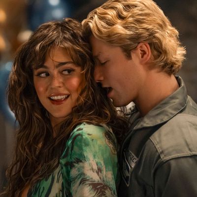 You Don't Need a Hot Hockey Boyfriend to Copy Allie's 'Off Campus' Outfits—Just These Gen Z Trends