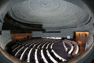 Senators seek backing for rewrite