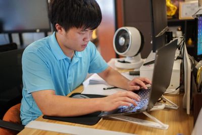 Global Market: China's services sector growth hits three-month high in May, demand improves
