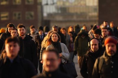 UK economy to grow 0.9% this year but outlook cut for 2027 – OECD