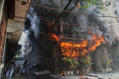 37 people rescued from New Delhi building fire that killed 4