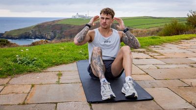 Kori Sampson swears by a 600-rep abs finisher to strengthen his core—here’s how to tailor it to your ability