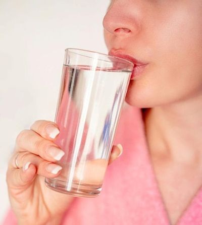 New Research Links Chronic Dehydration to These 5 Overlooked Symptoms in Women