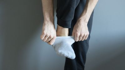 Improve balance and coordination by doing this at-home mobility test, recommended by a doctor