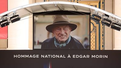 Tribute to Edgar Morin: Macron hails 'exceptional destiny of his time'