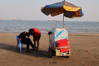 Report: Disruption of Mideast energy supplies into next year would slam global economy