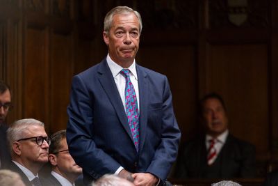 Bulletin PM briefing: Starmer tears into Farage and three dead in navy helicopter crash